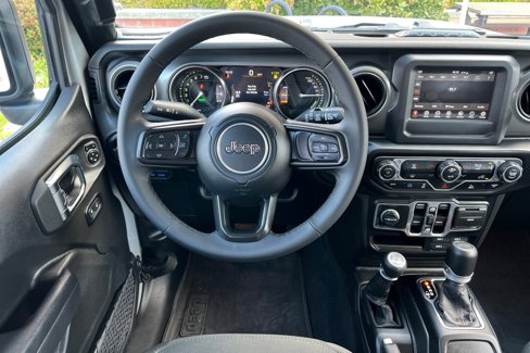 Used 2023 Jeep Wrangler Unlimited image 14