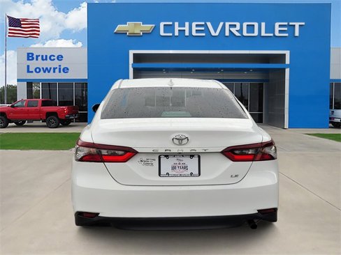 Used 2023 Toyota Camry LE image 5