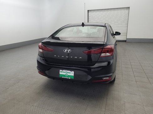 Used 2019 Hyundai Elantra SEL image 7