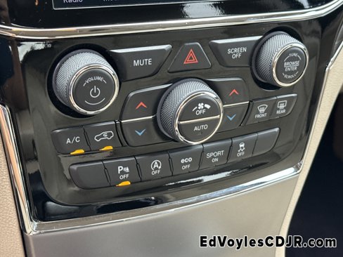 Used 2019 Jeep Grand Cherokee Limited image 35