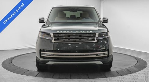 Used 2024 Land Rover Range Rover SE image 2