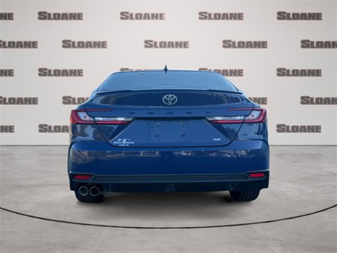 Used 2025 Toyota Camry SE image 4