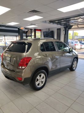 Used 2021 Chevrolet Trax LT w/ LT Convenience Package image 5