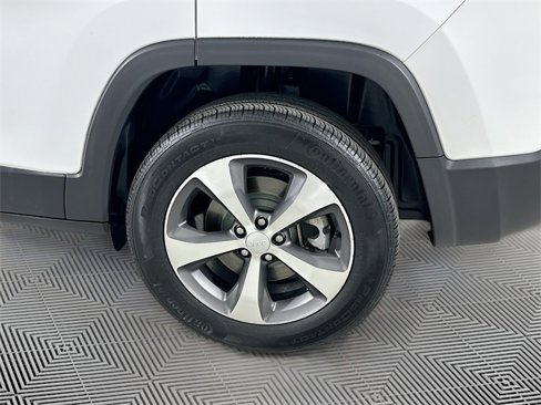 Certified 2022 Jeep Cherokee Limited image 29