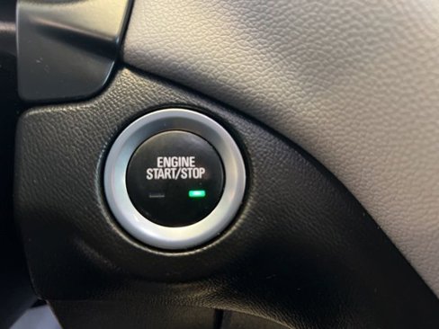 Used 2018 Chevrolet Equinox LS image 32