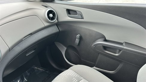 Used 2020 Chevrolet Sonic LT image 25