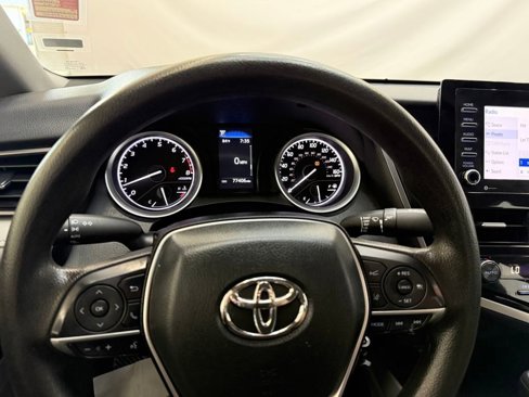 Used 2024 Toyota Camry LE image 9