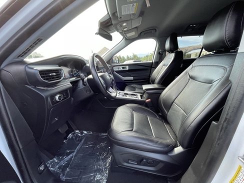 Used 2023 Ford Explorer Limited w/ Equipment Group 301A image 7