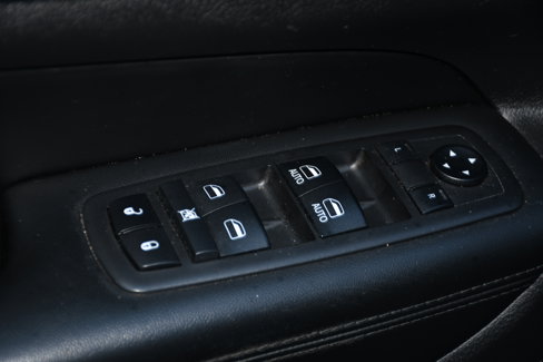 Used 2019 Jeep Grand Cherokee Limited image 11
