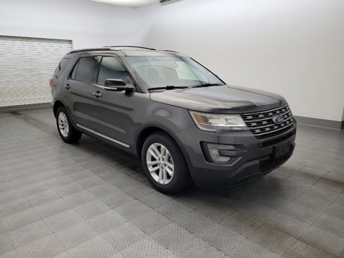 Used 2017 Ford Explorer XLT w/ Equipment Group 201A image 13