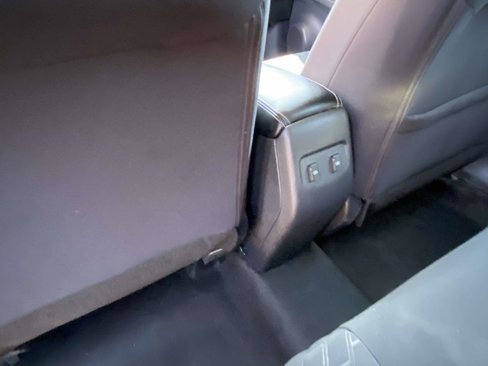 Used 2023 Nissan Kicks SV image 3