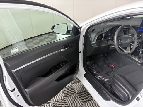 Used 2019 Hyundai Elantra SE w/ Cargo Package image 12