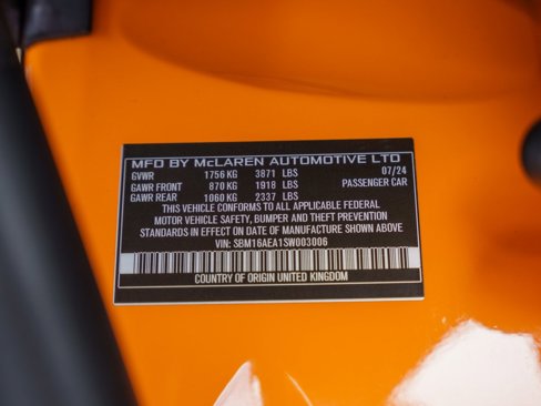 Used 2025 McLaren Artura image 27