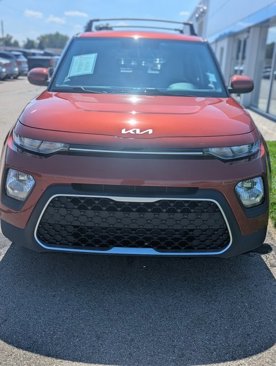 Used 2022 Kia Soul LX image 2