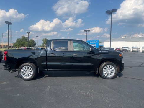 Used 2020 Chevrolet Silverado 1500 Custom w/ Custom Value Package image 3