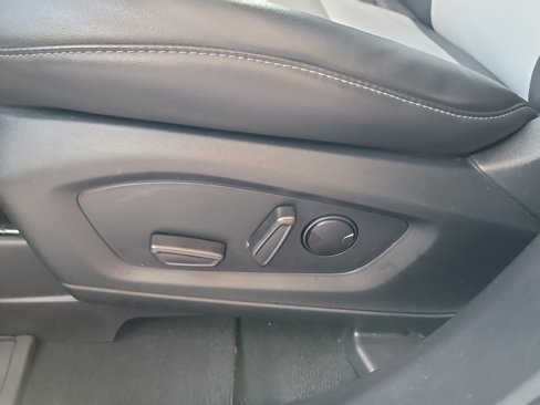 Used 2022 Ford Explorer XLT w/ Equipment Group 202A image 15