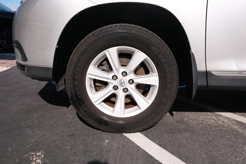 Used 2013 Toyota Highlander 4WD image 11