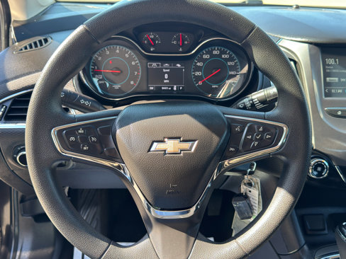 Used 2017 Chevrolet Cruze LT image 18