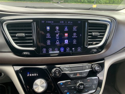 Used 2017 Chrysler Pacifica Touring-L image 17