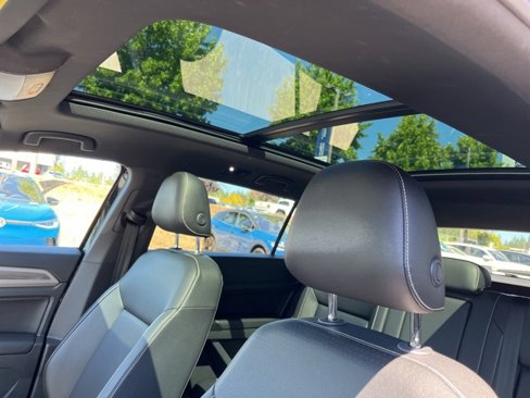 Used 2020 Volkswagen Atlas Cross Sport SE w/ Panoramic Sunroof Package image 11