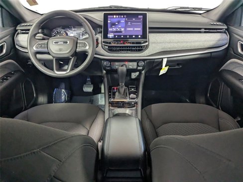 Used 2023 Jeep Compass Sport image 8
