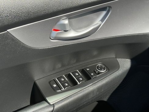 Used 2023 Kia Forte LXS image 22