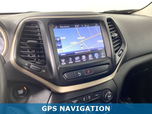 Used 2018 Jeep Cherokee Limited image 3