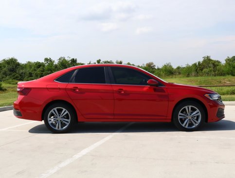Used 2023 Volkswagen Jetta SE image 5