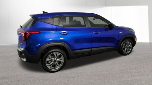 Used 2024 Kia Seltos LX image 11