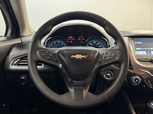 Used 2017 Chevrolet Cruze LT w/ Convenience Package image 8