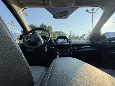Used 2018 Ford Escape SE w/ SE Sport Appearance Package image 40