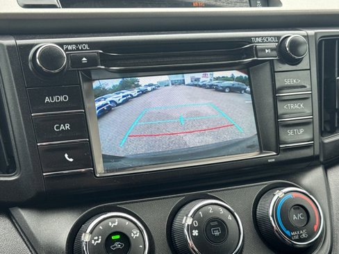 Used 2016 Toyota RAV4 LE image 20
