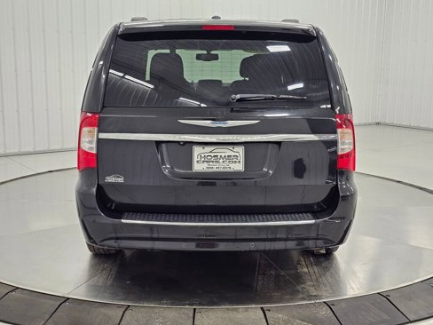 Used 2015 Chrysler Town & Country Touring-L w/ Driver Convenience Group image 32