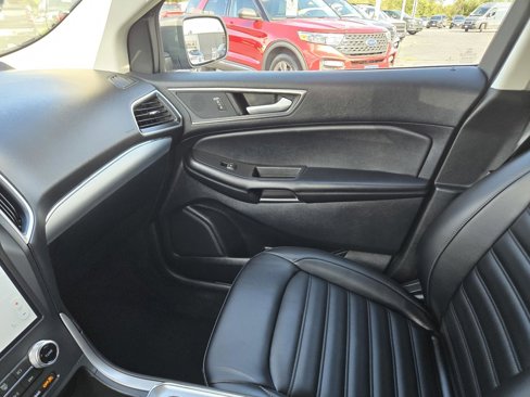 Used 2022 Ford Edge SEL image 15