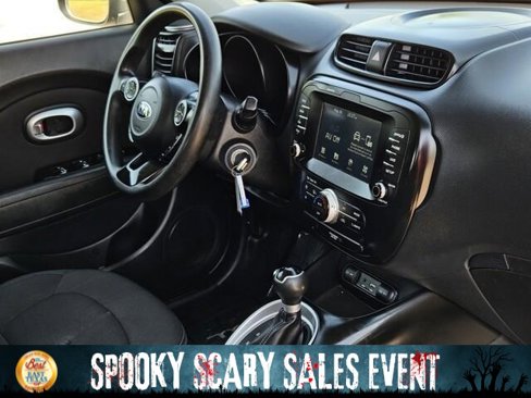 Used 2019 Kia Soul + image 11
