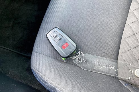 Used 2021 Toyota C-HR XLE image 36