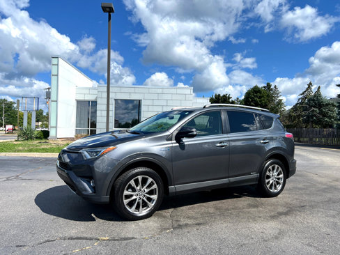 Used 2016 Toyota RAV4 Limited image 1