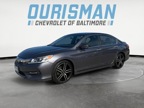 Used 2017 Honda Accord Sport image 2