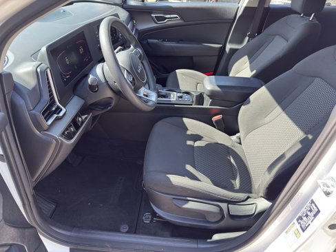 Used 2024 Kia Sportage LX image 11