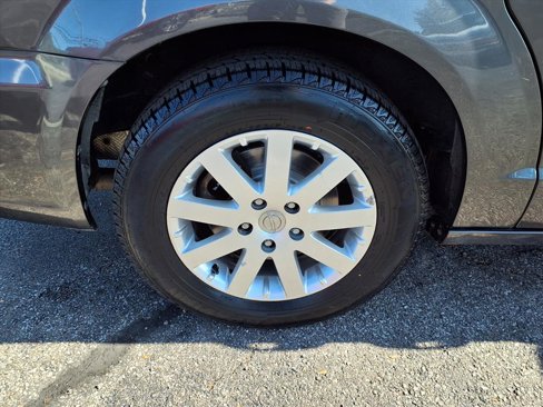 Used 2016 Chrysler Town & Country Touring image 36