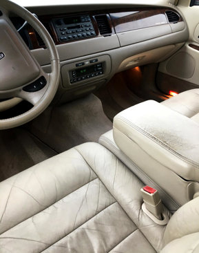 Used 2001 Lincoln Town Car Executive image 21