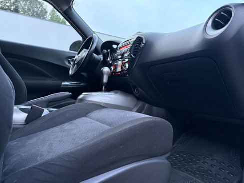 Used 2013 Nissan Juke SV image 31