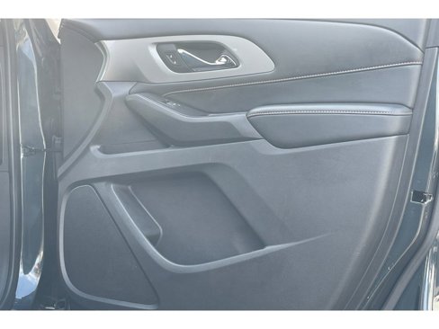 Used 2021 Chevrolet Traverse LT image 21