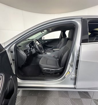 Used 2021 Chevrolet Malibu LT image 7