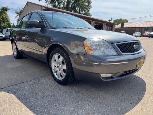 Used 2005 Ford Five Hundred SEL image 3