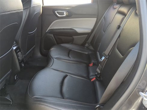 Used 2024 Jeep Compass Limited image 18