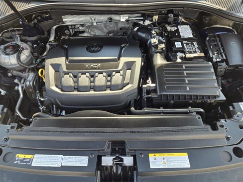 Used 2022 Volkswagen Tiguan SE image 32