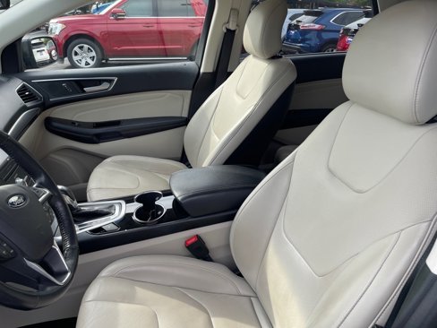 Used 2017 Ford Edge Titanium w/ Equipment Group 301A image 3