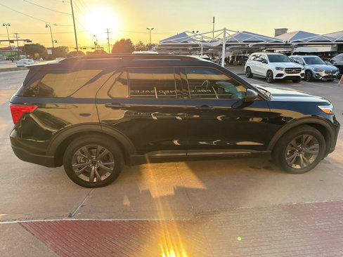 Used 2021 Ford Explorer XLT w/ Equipment Group 202A image 9