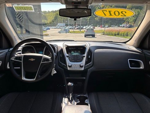 Used 2017 Chevrolet Equinox LT image 21